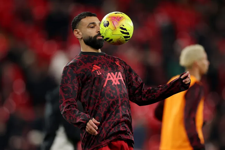 Soccer Football - Premier League - Liverpool v Newcastle United - Anfield, Liverpool, Britain - January 31, 2026 Liverpool's Mohamed Salah during the warm up before the match REUTERS/Phil Noble EDITORIAL USE ONLY. NO USE WITH UNAUTHORIZED AUDIO, VIDEO, DATA, FIXTURE LISTS, CLUB/LEAGUE LOGOS OR 'LIVE' SERVICES. ONLINE IN-MATCH USE LIMITED TO 120 IMAGES, NO VIDEO EMULATION. NO USE IN BETTING, GAMES OR SINGLE CLUB/LEAGUE/PLAYER PUBLICATIONS. PLEASE CONTACT YOUR ACCOUNT REPRESENTATIVE FOR FURTHER DETAILS..
